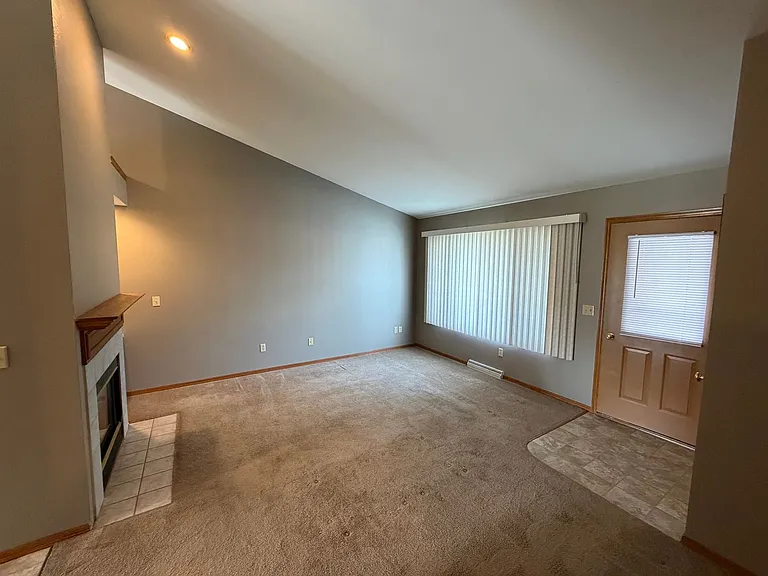514 Pheasant Dr — Photo 2
