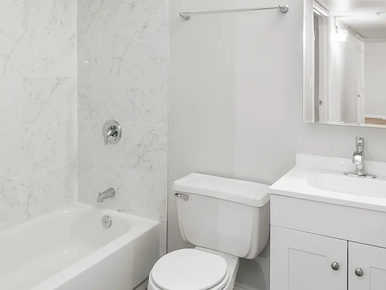 208 W Hill St #208 — Photo 5