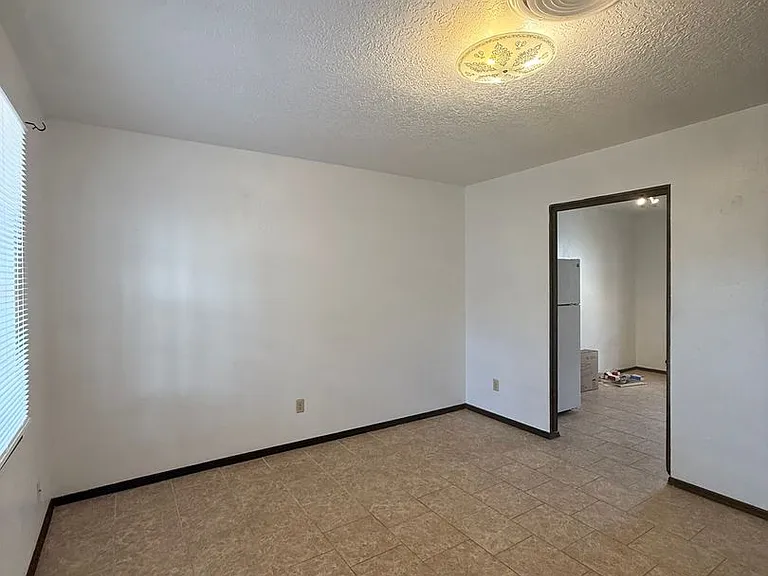 950 Mormon Dr — Photo 3
