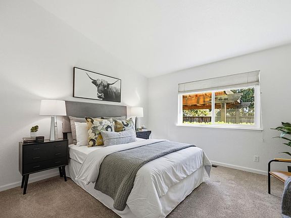 5th image of 198 Valencia Way