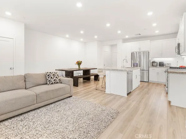 12105 Summer Ln, Whittier, CA 90602