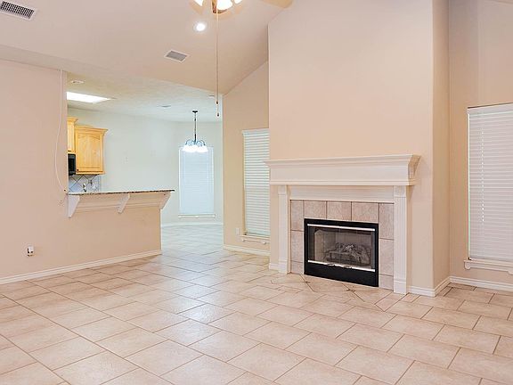3rd image of 145 Harmony Dr