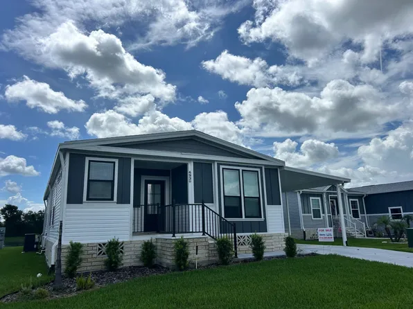4930 Coopers Hawk Pl, Zephyrhills, FL 33541
