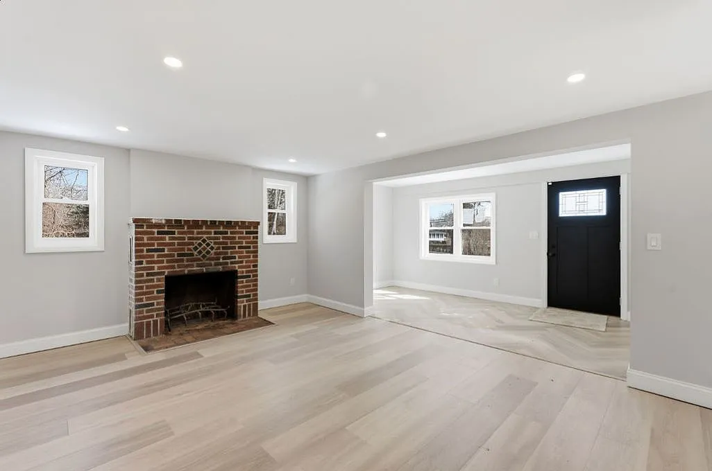 East Quogue — Photo 2