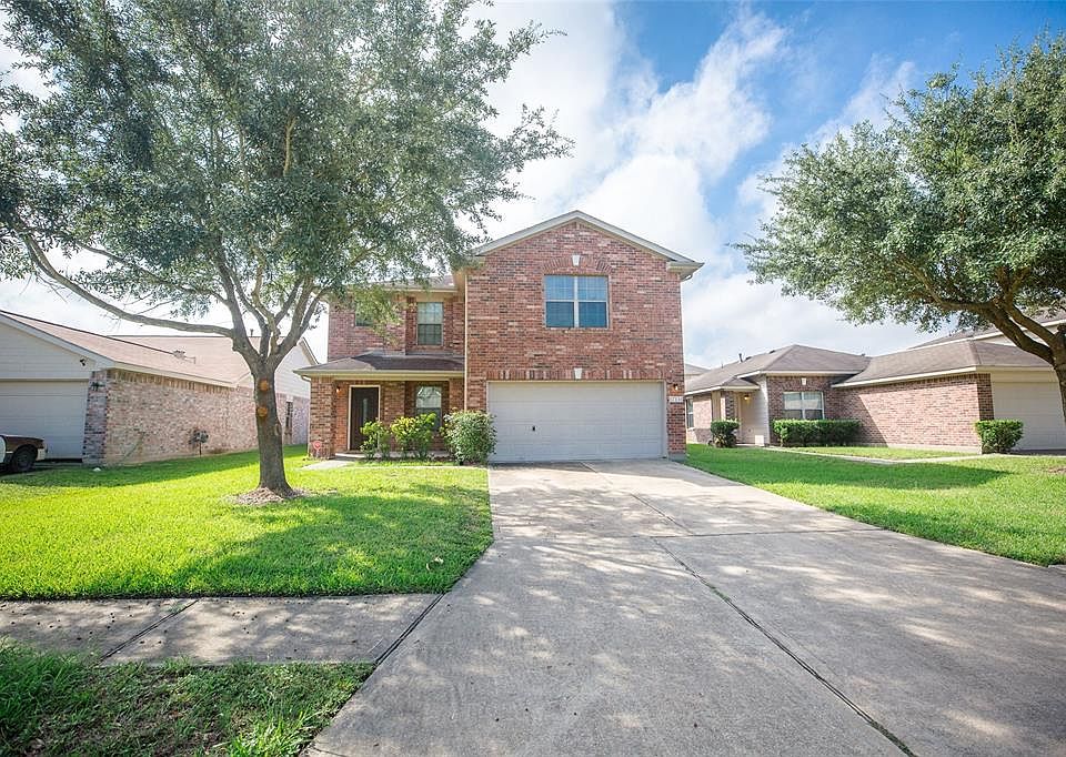 1st image of 17131 Hilton Hollow Dr