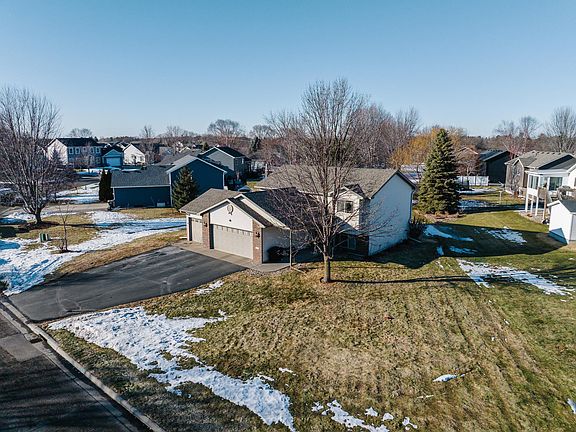 4th image of 1040 Bridgeport Dr