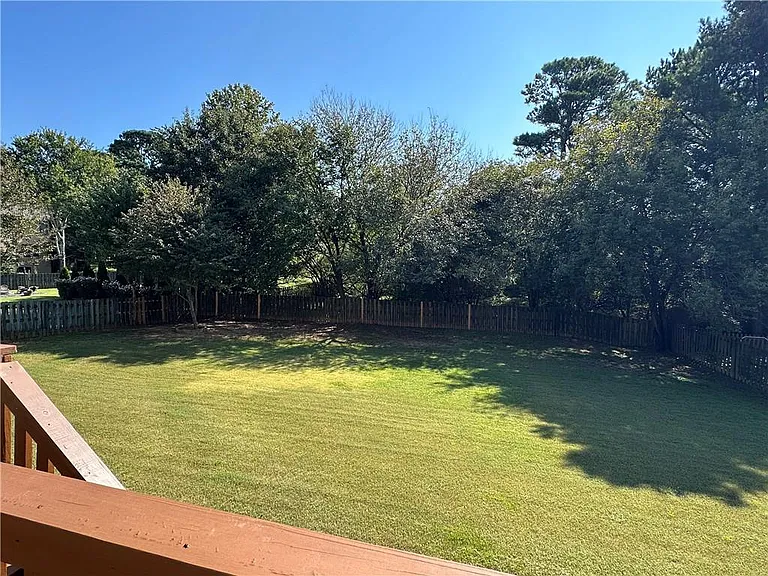 2020 Bentwood Ct — Photo 34