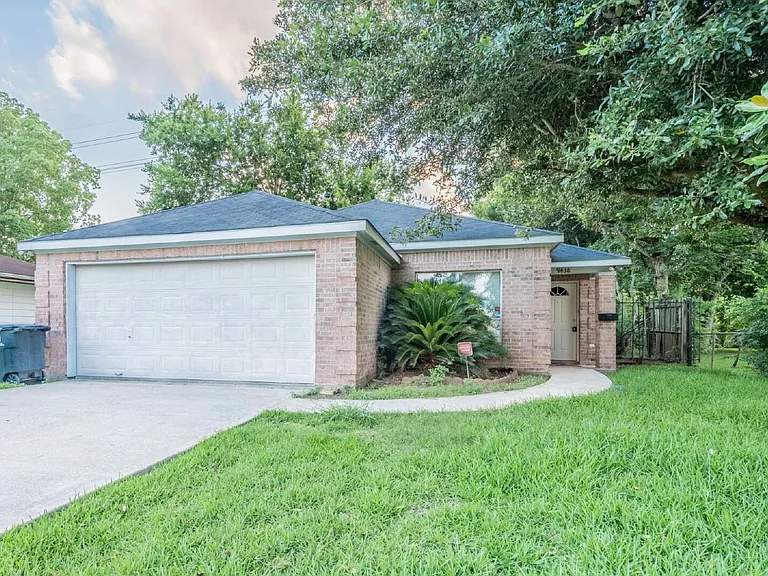 9438 Ashville Dr — Photo 16