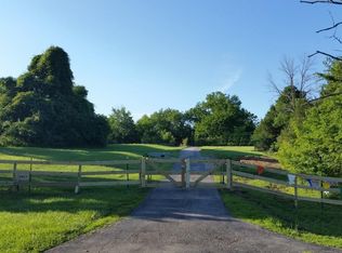 6017 Chenoweth Run Rd, Louisville, KY 40299