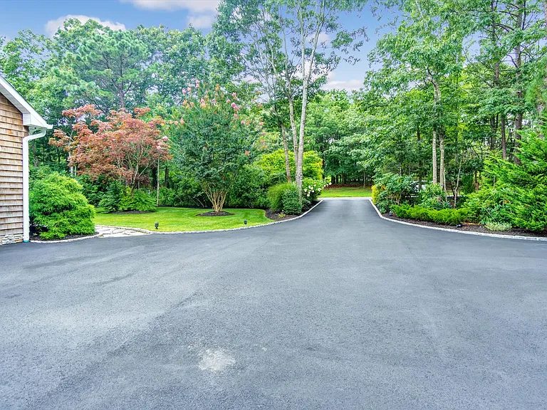 151 Chardonnay Dr — Photo 11