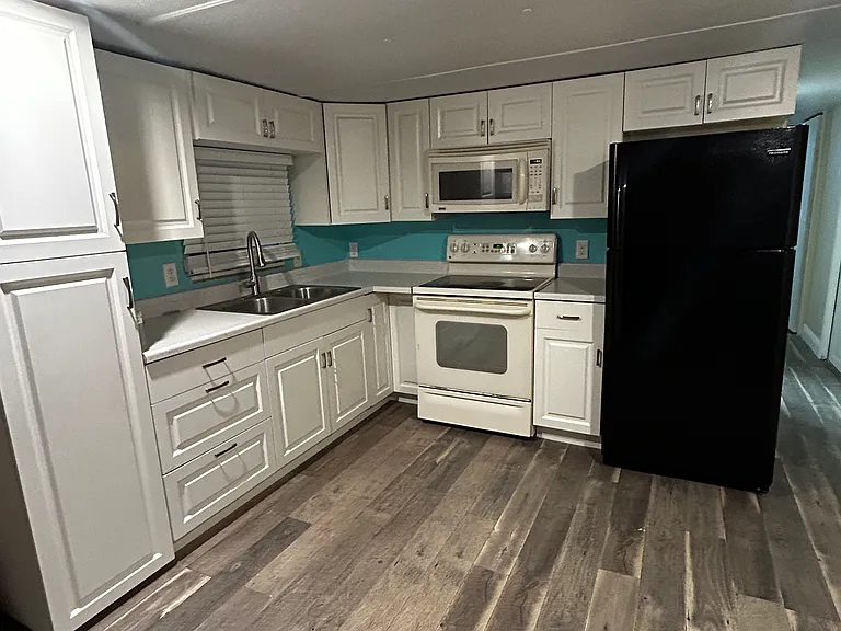 9702 N Central Ave — Photo 3