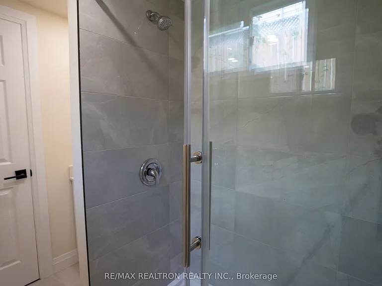 322 Shanty Bay Rd #BASEMENT — Photo 9