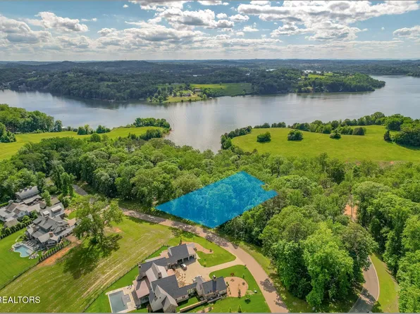 2019 Arcadia Peninsula Way, Knoxville, TN 37922