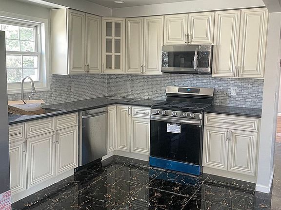 2nd image of 132-31 158th St #1