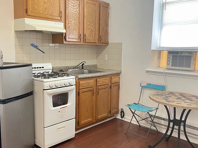 1429 Jackson St #2R — Photo 2