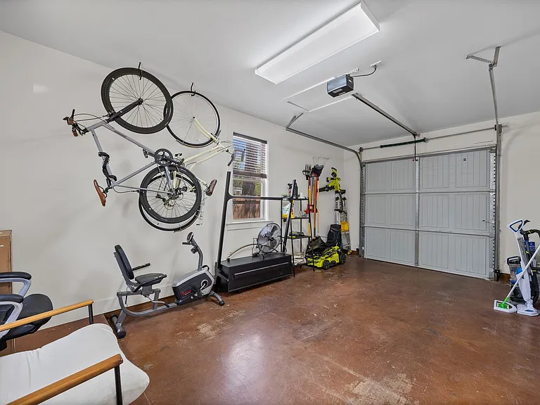 1301 San Bernard St — Photo 25