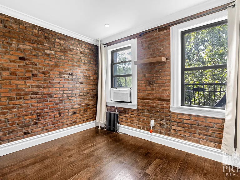 329 E 10th St #7 — Photo 9
