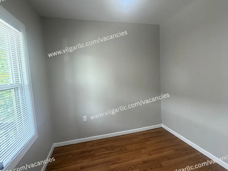 3917 Pulaski St — Photo 12