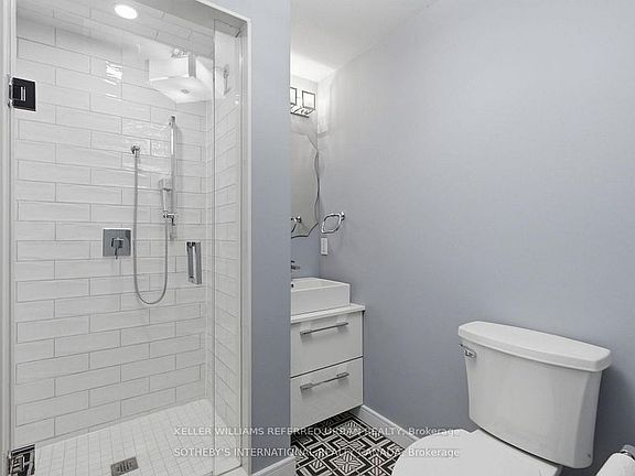 4th image of 32 Eaton Ave #1