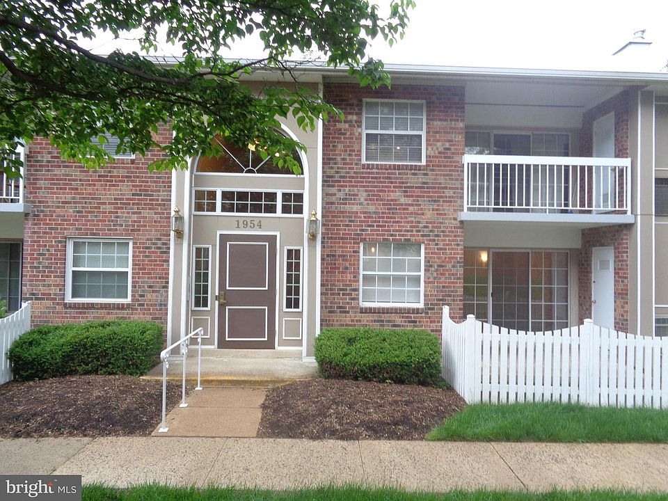 1st image of 1954 Kennedy Dr APT 104