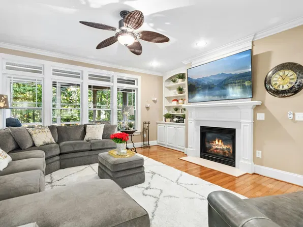 108 Painted Turtle Ln, Cary, NC 27519