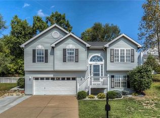 1369 Hunters Hollow Ct, Eureka, MO