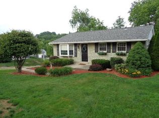 18 E Glennis Dr, Greensburg, PA 15601