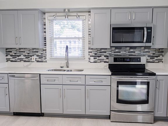 4th image of 2032 E Ocean View Ave APT 1
