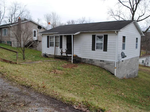 40 Centre Ave, Belington, WV 26250