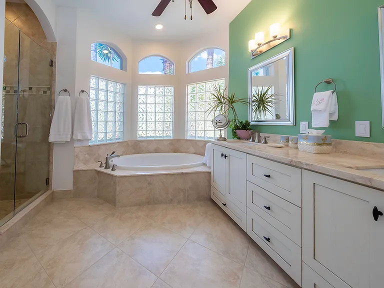 10849 Bal Harbor Dr — Photo 43