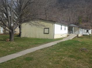 603 9th St, Marlinton, WV 24954