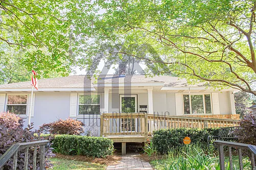 135 E Derenne Ave Photo 1