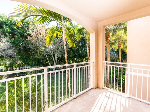 6492 EMERALD DUNES Drive #205, West Palm Beach, FL 33411