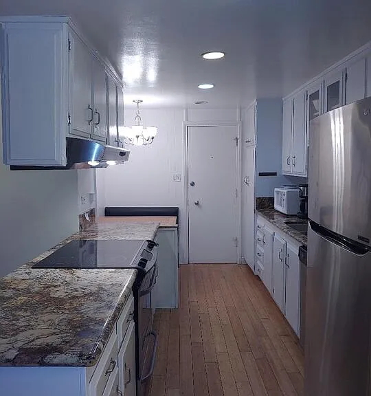 23918 De Ville Way #B — Photo 18