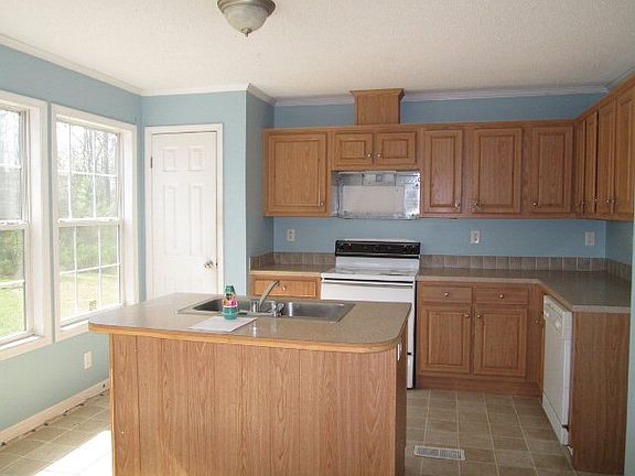 5th image of 189 Martin Ln