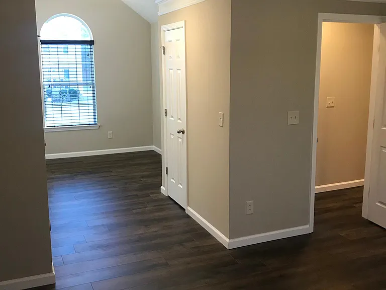 655 Escalade Dr — Photo 24