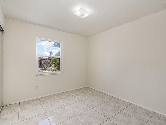 3rd image of 4178 Holder Park Dr