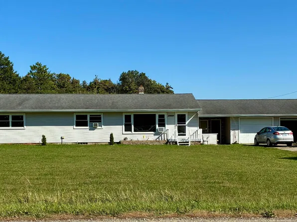 8993 S Morrice Rd, Morrice, MI 48857
