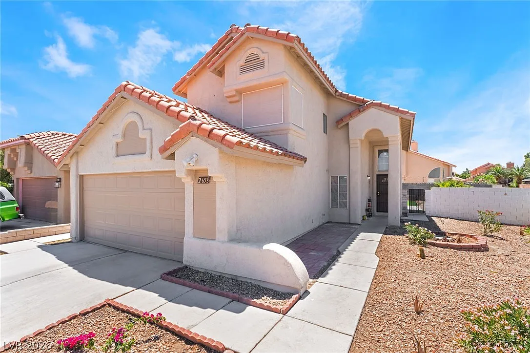 3 bed, 2.5 bath, 1609 sqft, $2,100 — Photo 1