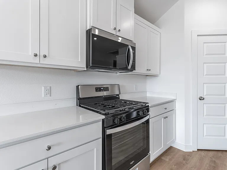 103 S Maroon Ave — Photo 3