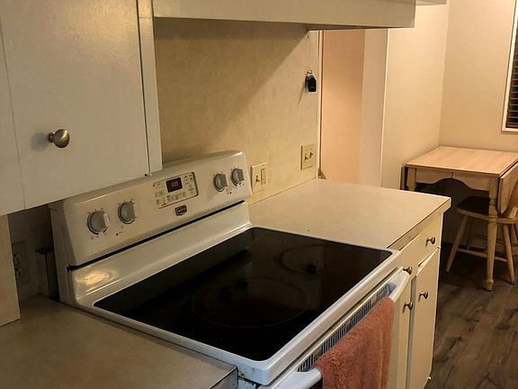 4th image of 1040 Martin Ave Unit 13