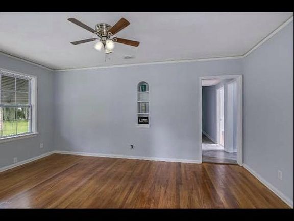 3rd image of 424 W 24th St