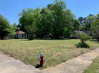 402 N Center St #404, Mount Olive, NC 28365