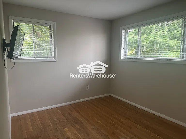 521 Epsom Rd #2C — Photo 9