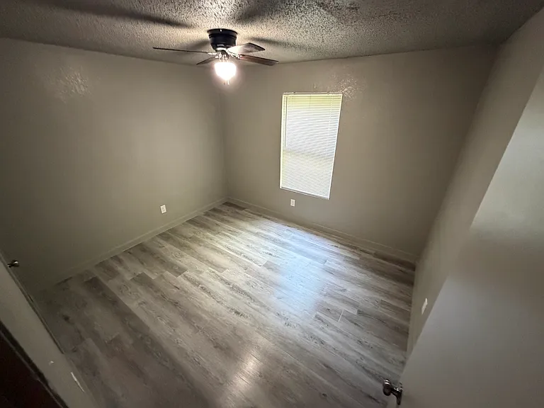 5001 Flamingo Rd — Photo 7