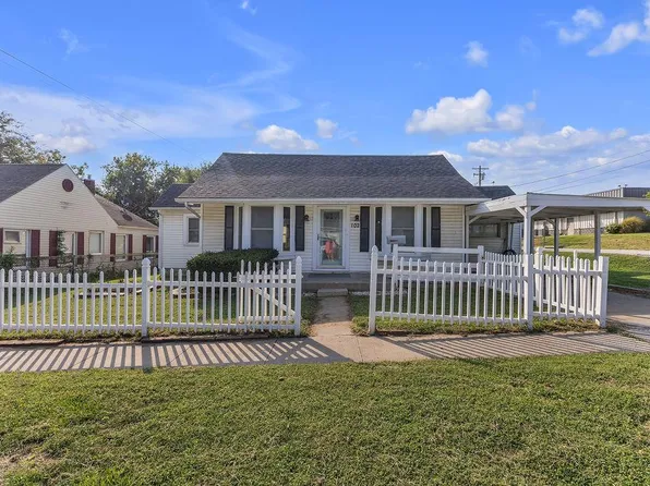 102 S Chestnut St, Cameron, MO 64429