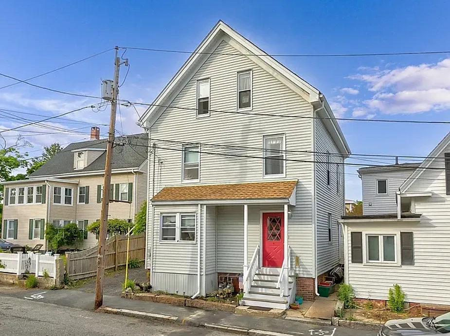 4 Myrtle Sq #2