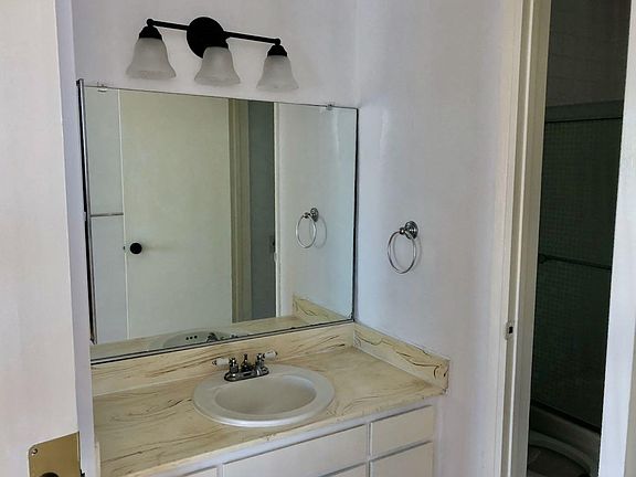 5th image of 400 S Oxford Ave #301