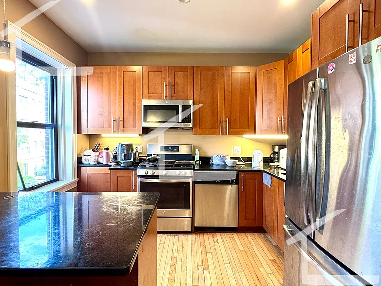 8 Lothian Rd #4 — Photo 9
