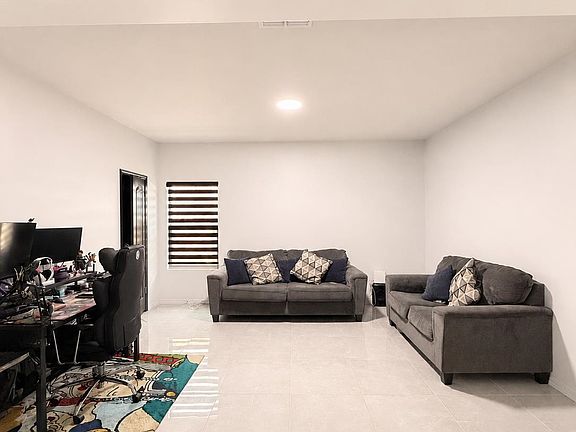3rd image of 9907 Rosary Ln